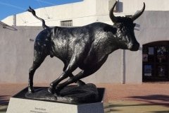 2 statue garlan