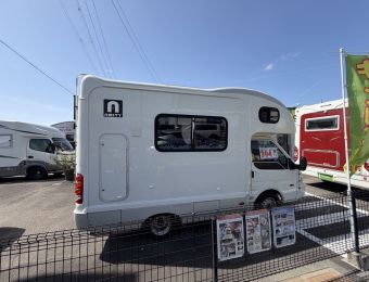 Ici les campings cars sont petits