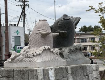 Statues poissons- Symbole du lac