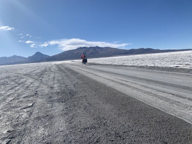 Arrivée dans le désert du salar
