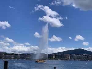 Lago de Ginebra y su jet