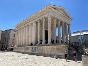 Maison carrée à Nîmes