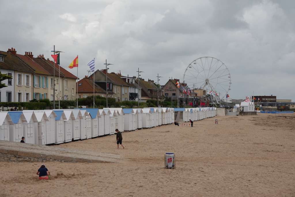 Cabañas típicas de las playas de Normandía